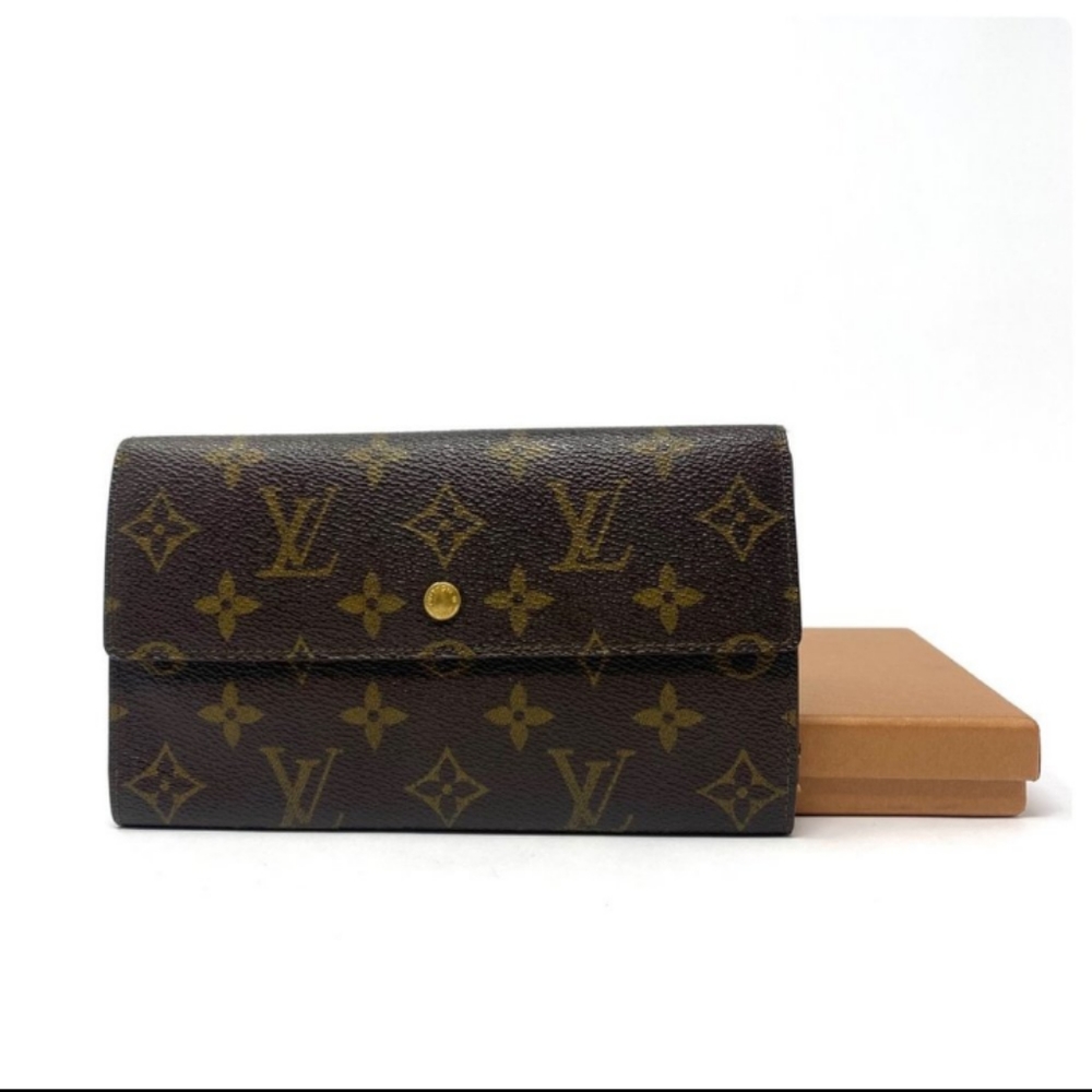 Authentic Louis Vuitton Sarah wallet